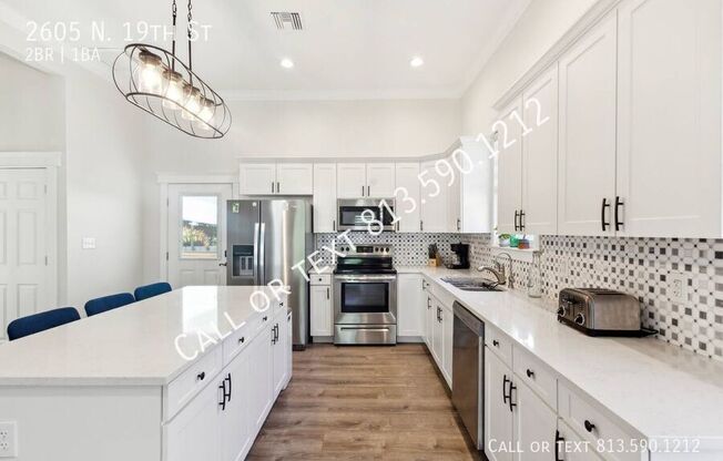 2605 N 19 ST