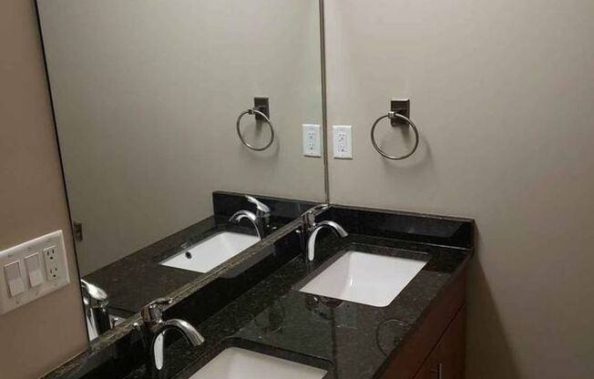 1 bed, 1.5 baths, 1,022 sqft, $1,900, Unit 102