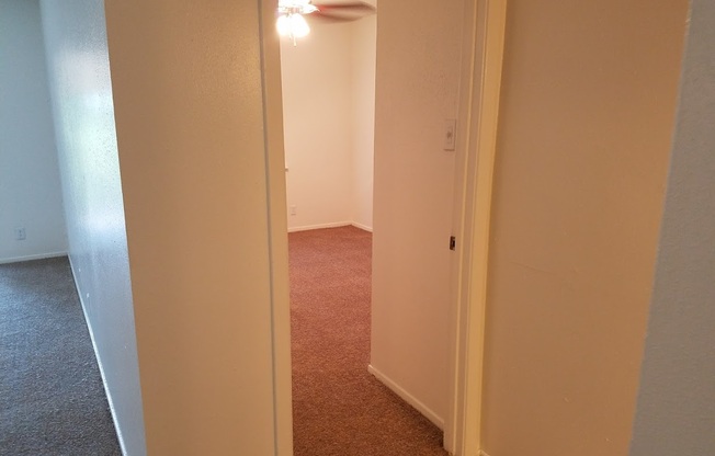2 beds, 2 baths, 925 sqft, $1,035, Unit *638
