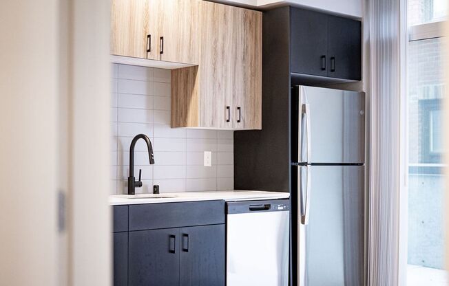 2 beds, 1 bath, 660 sqft, $2,200, Unit 208