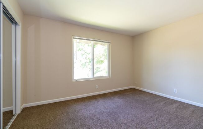 2 beds, 1 bath, 760 sqft, $1,765, Unit 244