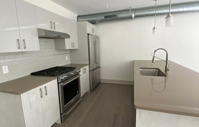 1 bed, 1 bath, 927 sqft, $1,650, Unit 957 Liberty Ave #203