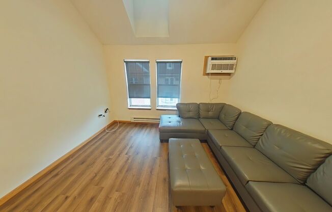3 beds, 2 baths, $3,600, Unit CV 2-K