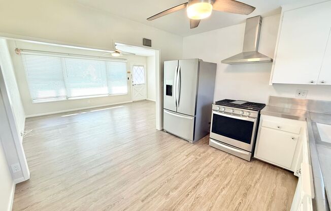 Charming Lakewood 2-Bedroom Home with Huge Backyard & Garage