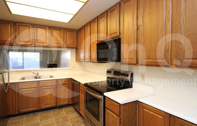 500 N Roosevelt Ave