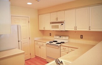 2 beds, 2.5 baths, $2,645, Unit C6