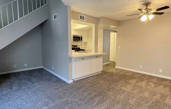 3 beds, 2 baths, 1,250 sqft, $2,999, Unit D204