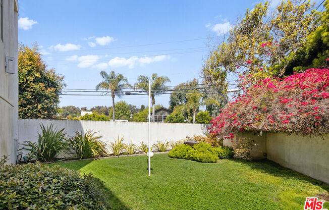 278 Entrada Dr