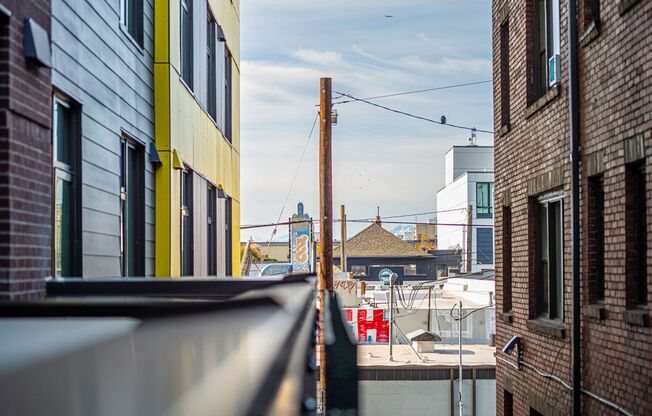 2 beds, 1 bath, 660 sqft, $2,200, Unit 208