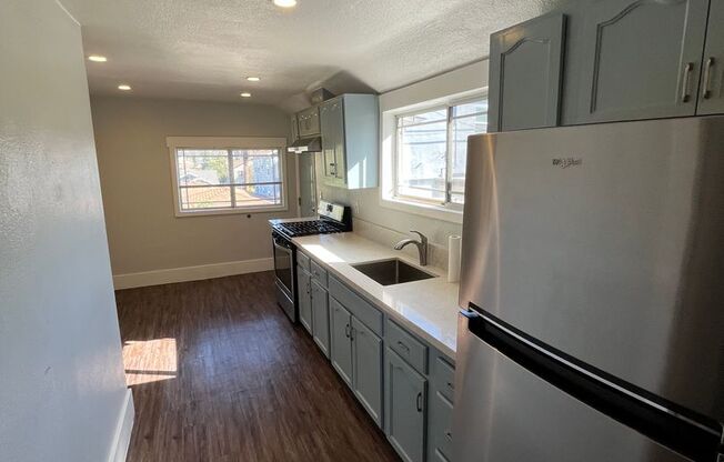 2 beds, 1 bath, 900 sqft, $2,500