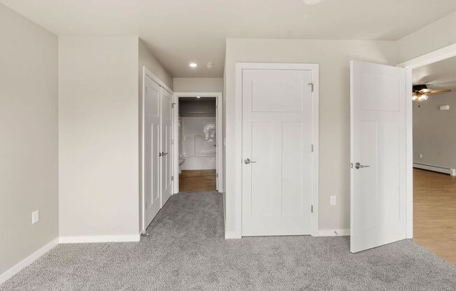 1 bed, 1 bath, 1,021 sqft, $1,549.99, Unit 194-05