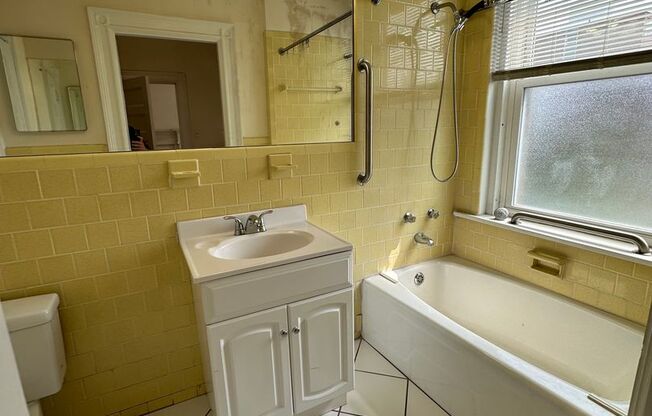 1 bed, 1 bath, 550 sqft, $2,400, Unit 31