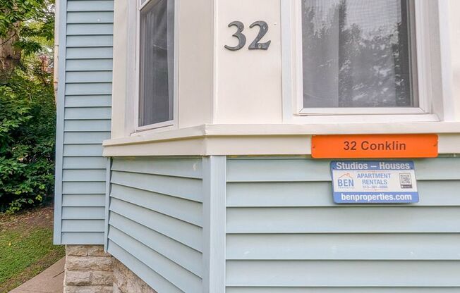 32 Conklin Apts
