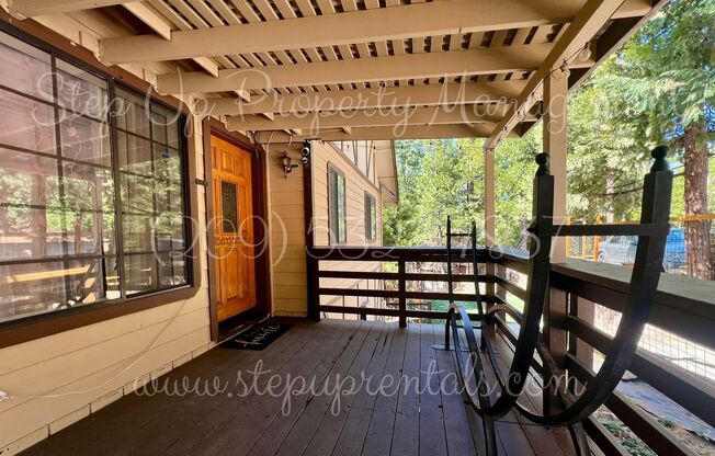 Cedar Ridge 3BR/3BA – Modern Amenities in a Forest Retreat with Solar & RV Parking