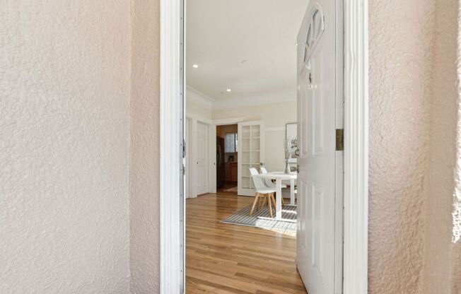 EPIC REA - Great Renovated ( all appliances are brand new ) Beautiful hardwood floor all over 4 BR/2 BA Home w/Parking in Mission Terrace