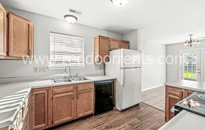 3 beds, 2 baths, $1,575