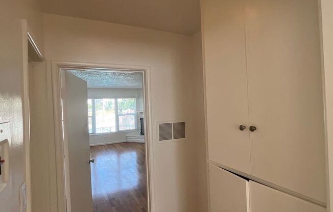 1 bed, 1 bath, 633 sqft, $2,800, Unit 17010-7