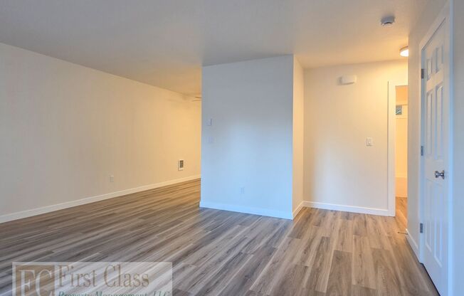 2 beds, 1 bath, 672 sqft, $1,395, Unit 24