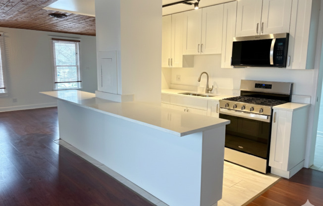 7635 W Foster Avenue