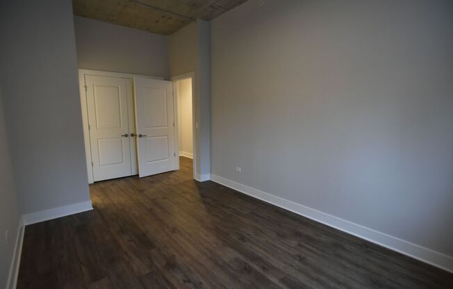 2 beds, 2 baths, 976 sqft, $4,175, Unit 3833-317