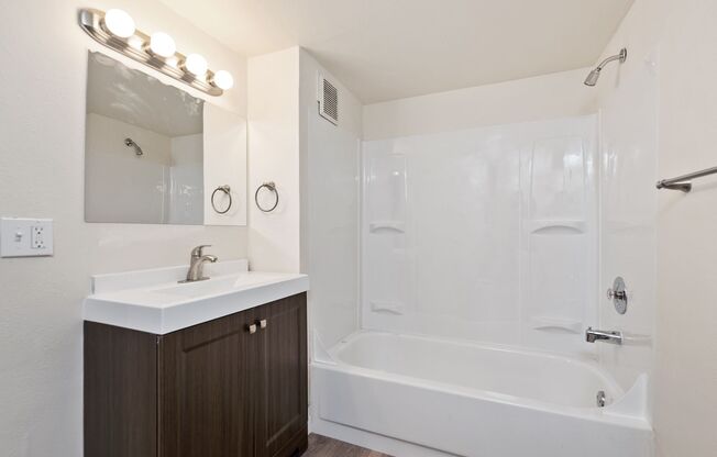 3 beds, 2 baths, 1,014 sqft, $2,750, Unit A