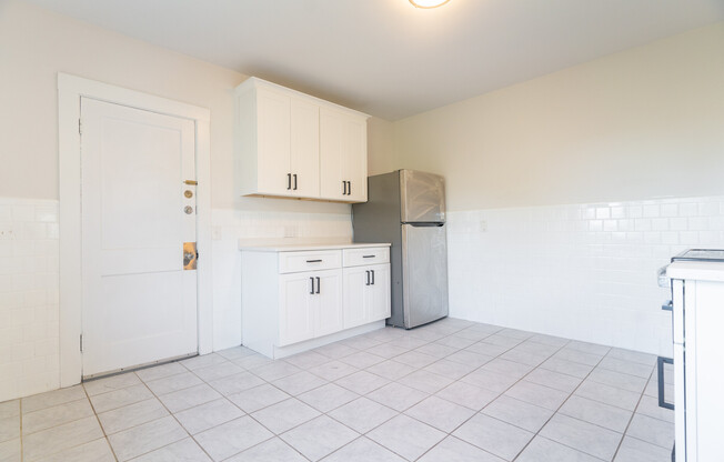 2 beds, 1 bath, 1,100 sqft, $2,700, Unit 2