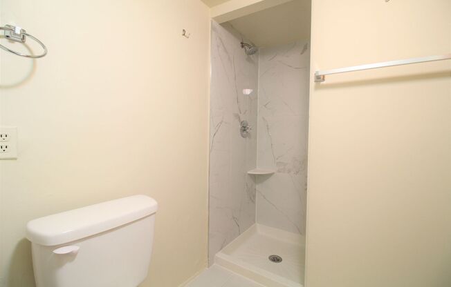 2 beds, 2 baths, $1,995, Unit #D