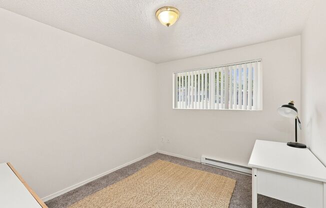 3 beds, 1 bath, 864 sqft, $1,895, Unit 15