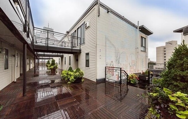 1 bed, 1.5 baths, 651 sqft, $3,700, Unit 603