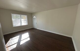 2 beds, 1 bath, $1,250, Unit 4296-B