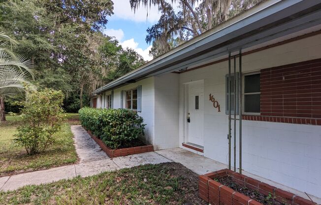 Three Bedroom Two Bath Home Hidden in NW Gainesville on 4 plus acres