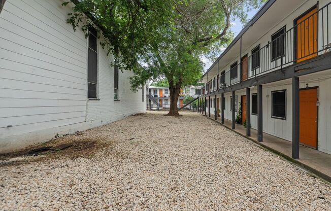 2 beds, 2 baths, 982 sqft, $1,099, Unit 218