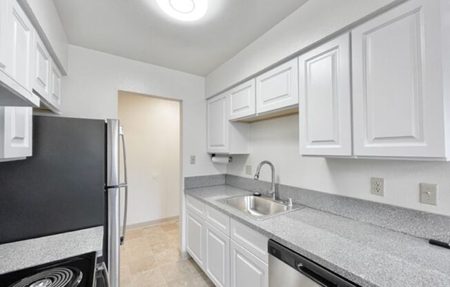 2 beds, 1 bath, 800 sqft, $1,695, Unit Unit 26