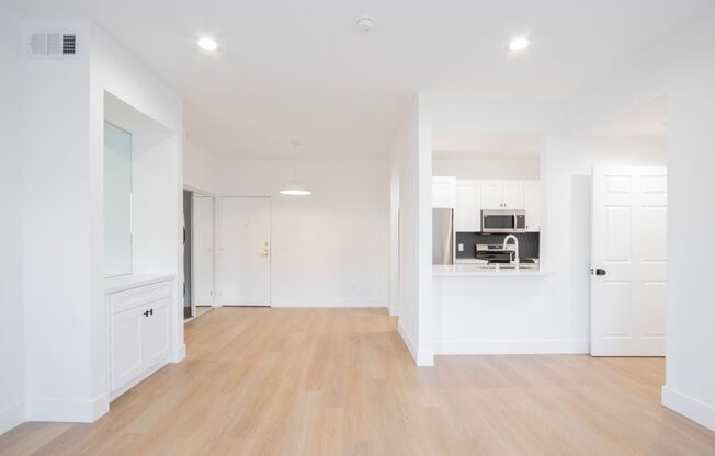 2 beds, 2 baths, $3,117, Unit 105