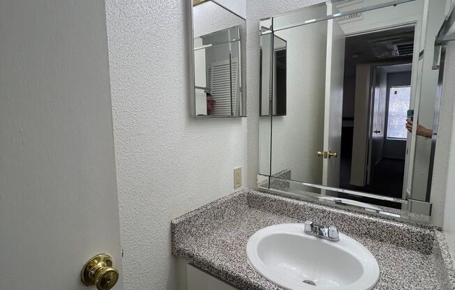 1 bed, 1 bath, 660 sqft, $1,000, Unit 202