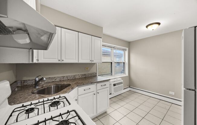 1560 N 1 AVE