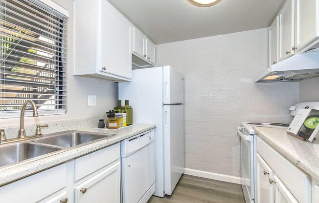 1 bed, 1 bath, 610 sqft, $1,050, Unit 1-208
