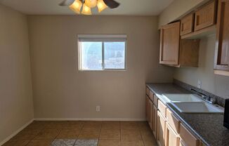 2 beds, 1 bath, 750 sqft, $1,175, Unit UNIT 3