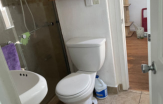 325 W 17 ST