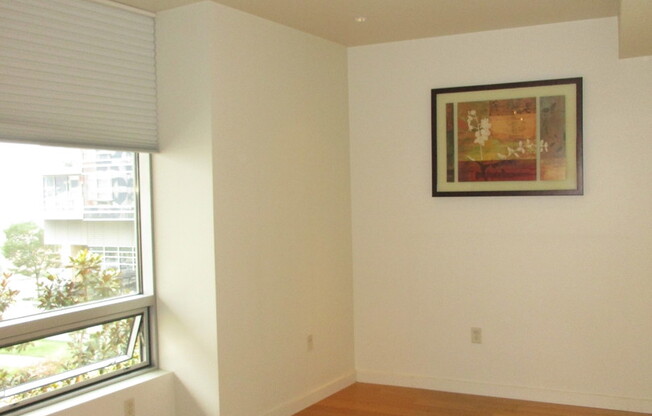 **ONE MONTH FREE** Meriwether West - North facing studio with river/bridge views/parking/amenities/utilities