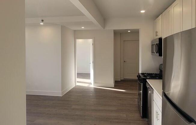 2 beds, 2 baths, $7,650, Unit 10B