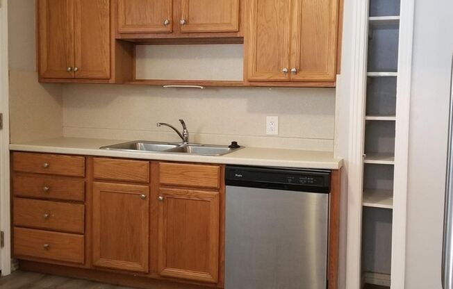 3 beds, 1 bath, $1,495