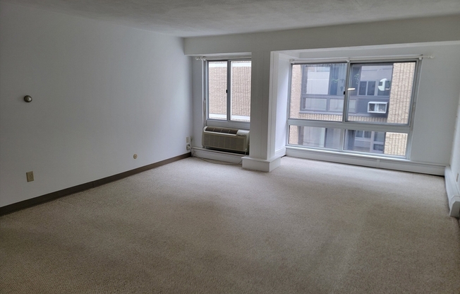 2 beds, 1 bath, 700 sqft, $2,900, Unit 4F