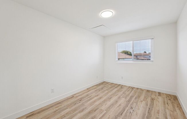 3 beds, 2 baths, 1,200 sqft, $3,695, Unit 403