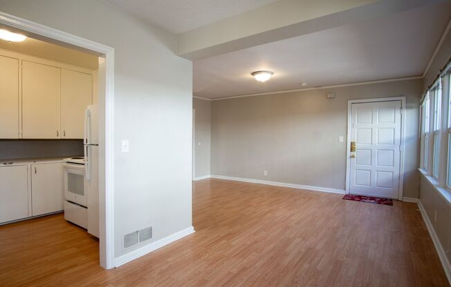 St Johns Bright & Sunny Corner 1-Bed Ready Now!