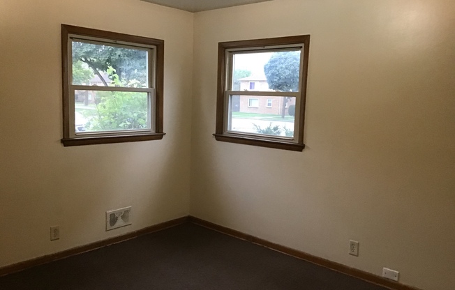 7101-7105 W Appleton Ave