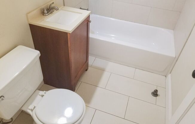 1 bed, 1 bath, 635 sqft, $1,950, Unit 4721-3