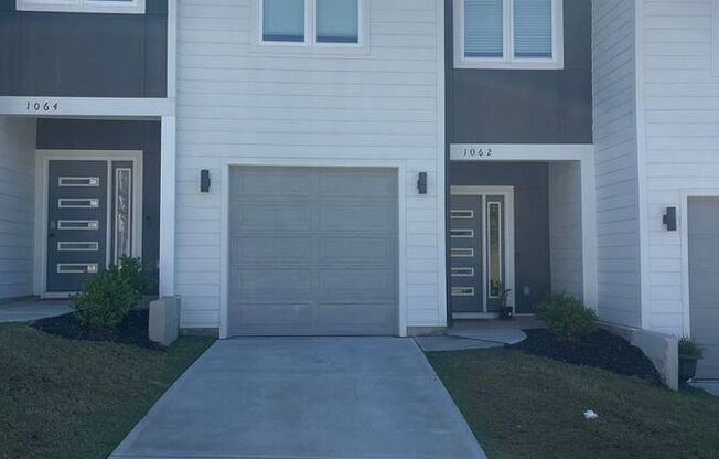 1062 MERLOT HLS LN