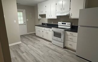 2 beds, 1 bath, $1,095