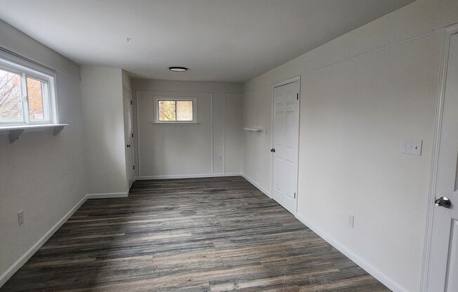 1 bed, 1 bath, $1,295, Unit Apt B